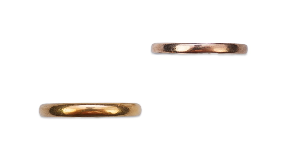 Two gold wedding bands